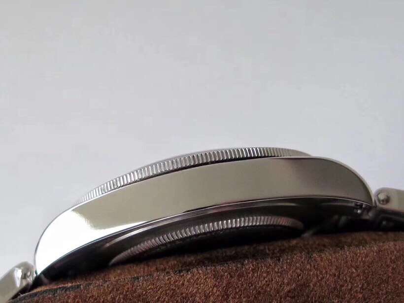 Heritage Black Bay Shield 39mm SS V2 ZF 1:1 Best Edition Black Bezel on SS Bracelet A2824 – Image 3