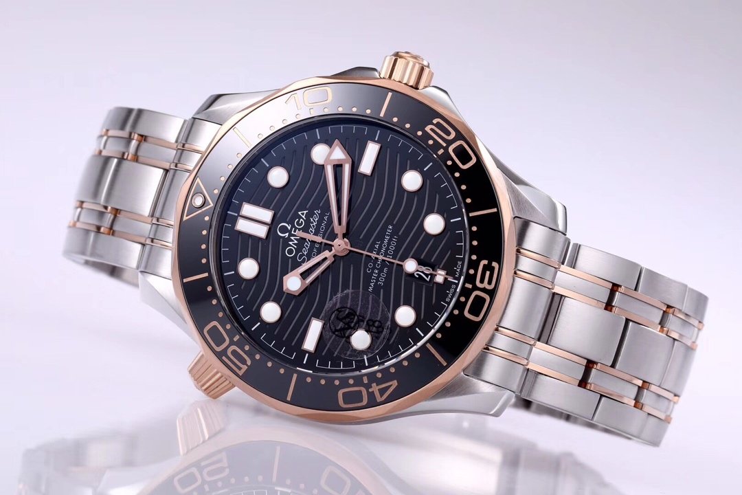 2018 SEAMASTER DIVER 300M SS/RG VSF 1:1 BEST EDITION RG BEZEL BLACK DIAL ON SS/RG BRACELET A8800 – Image 4