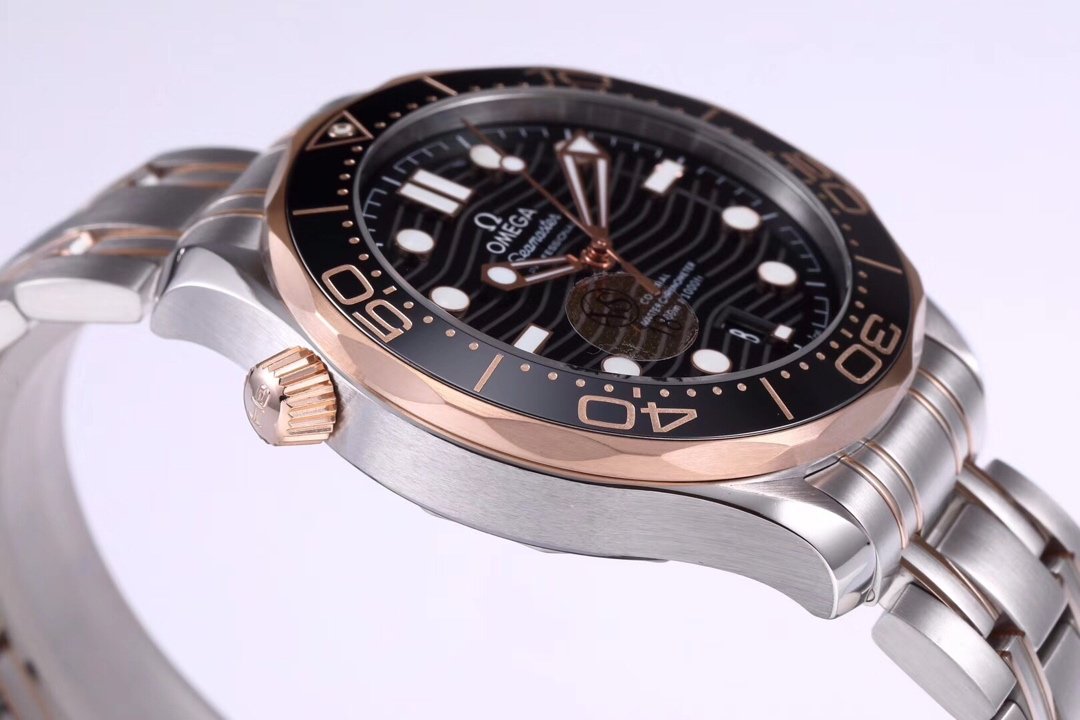 2018 SEAMASTER DIVER 300M SS/RG VSF 1:1 BEST EDITION RG BEZEL BLACK DIAL ON SS/RG BRACELET A8800 – Image 5