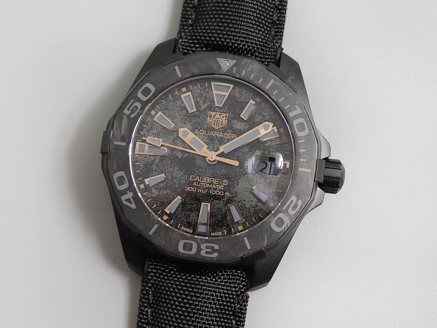 Aquaracer Calibre 5 PVD 41mm TARF 1:1 Best Edition Carbon/RG Dial on Black Nylon Strap SW200