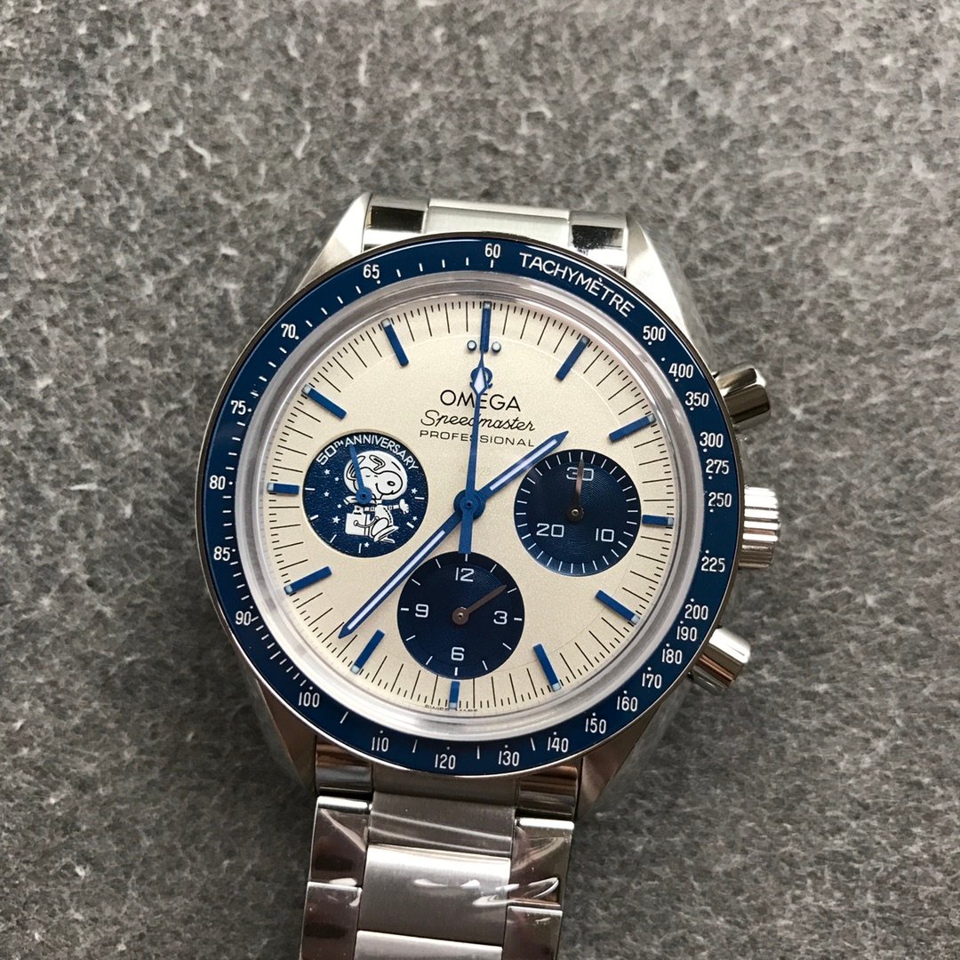 Speedmaster SS Black Snoopy OMF 1:1 Best Edition White Dial on SS Bracelet Manual Winding Chrono Movement