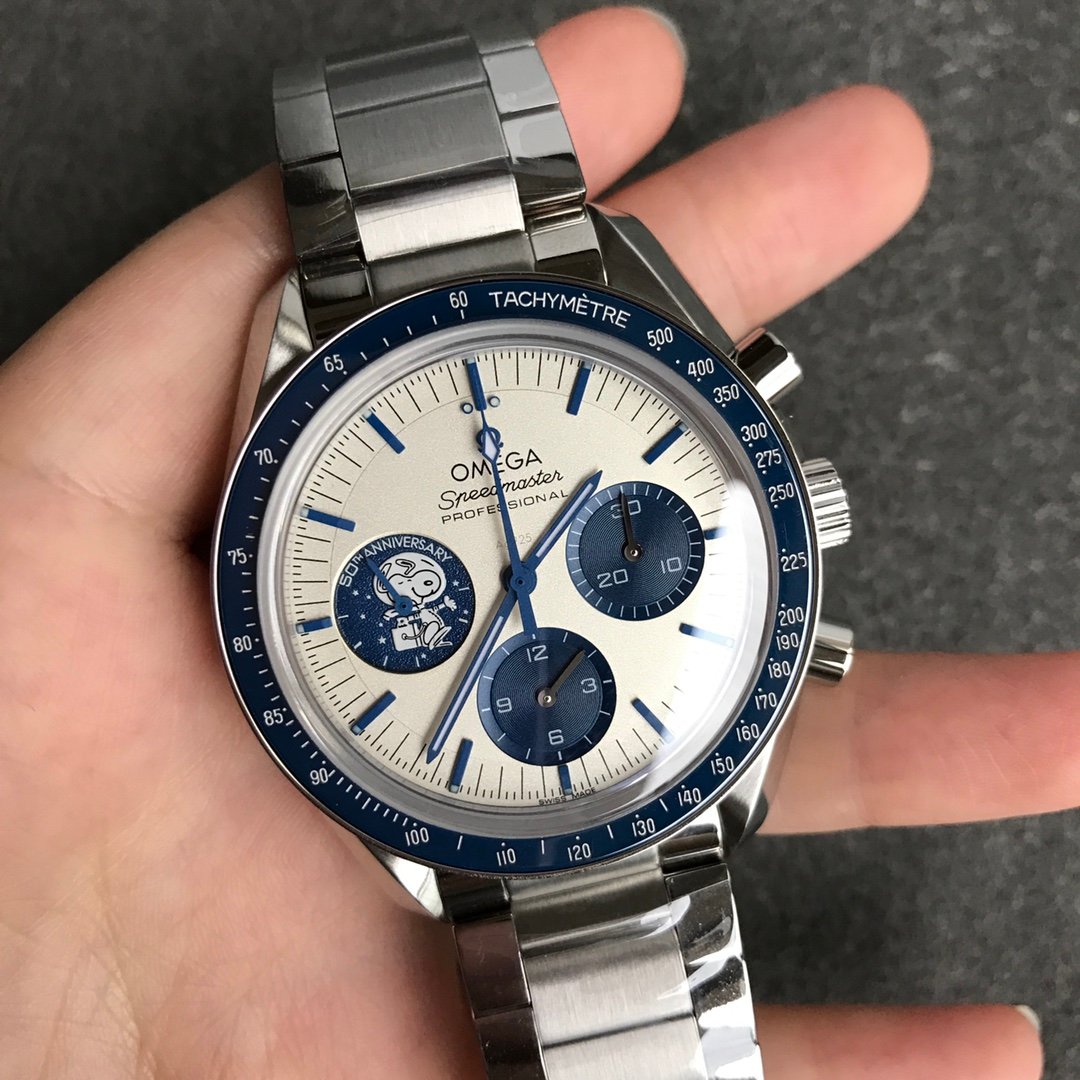 Speedmaster SS Black Snoopy OMF 1:1 Best Edition White Dial on SS Bracelet Manual Winding Chrono Movement – Image 2