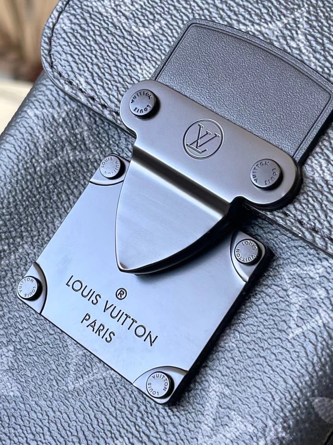 Top original order M82252 black flower new S-Lock Vertical Wearable wallet – Image 5