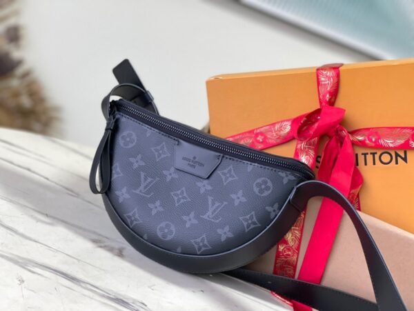 Top original order M23835 This LV Moon Crossbodfy handbag