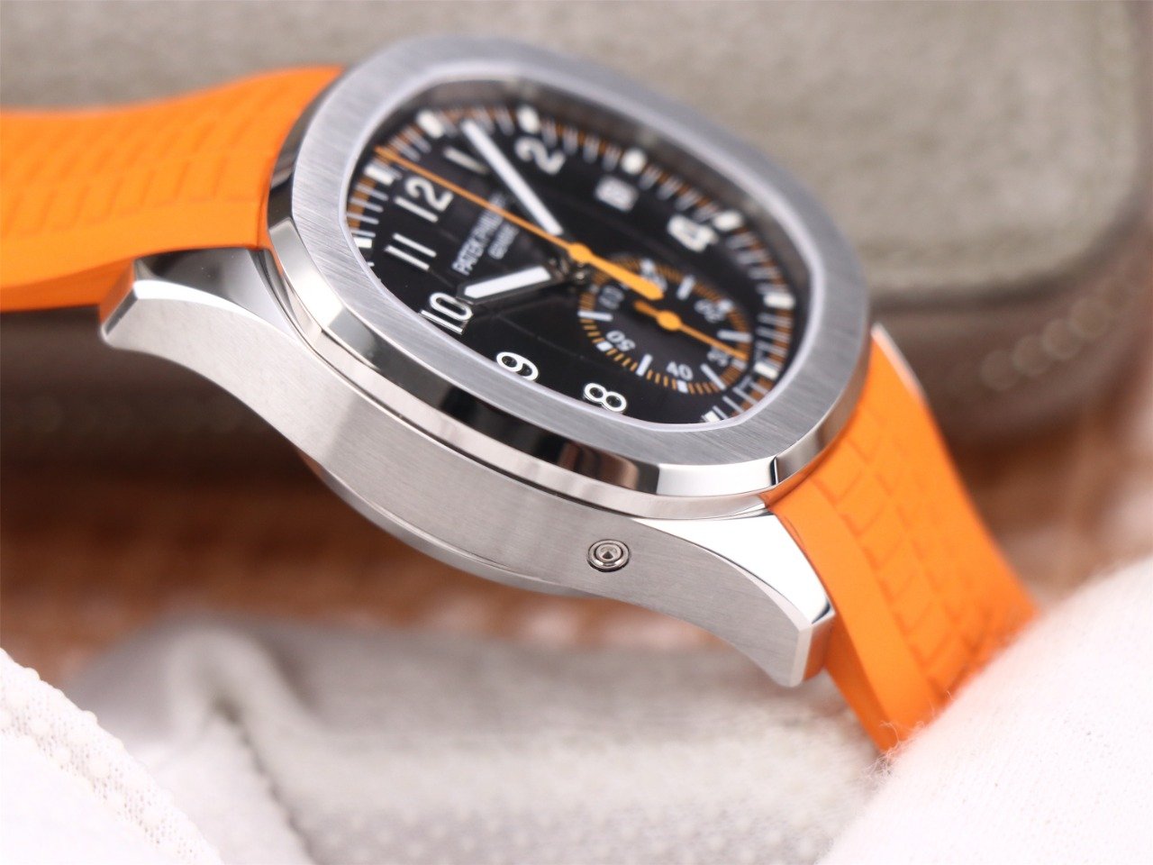 Aquanaut 5968 SS OMF Best Edition Gray Dial on Orange Rubber Strap A520 – Image 4