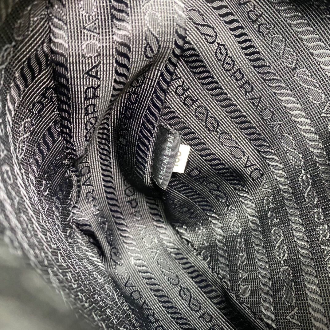 Prada 1:1 Best Edition 1NQ043 – Image 4